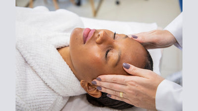 The Art of Facial Sculpting: Manual Lymphatic Drainage for Refined Contours