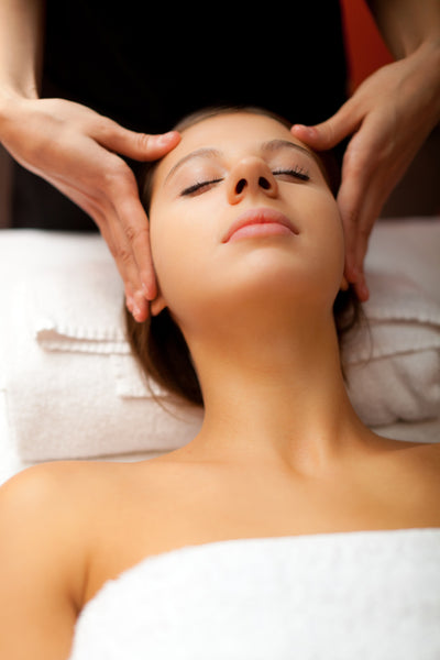 woman getting a Swedish massage